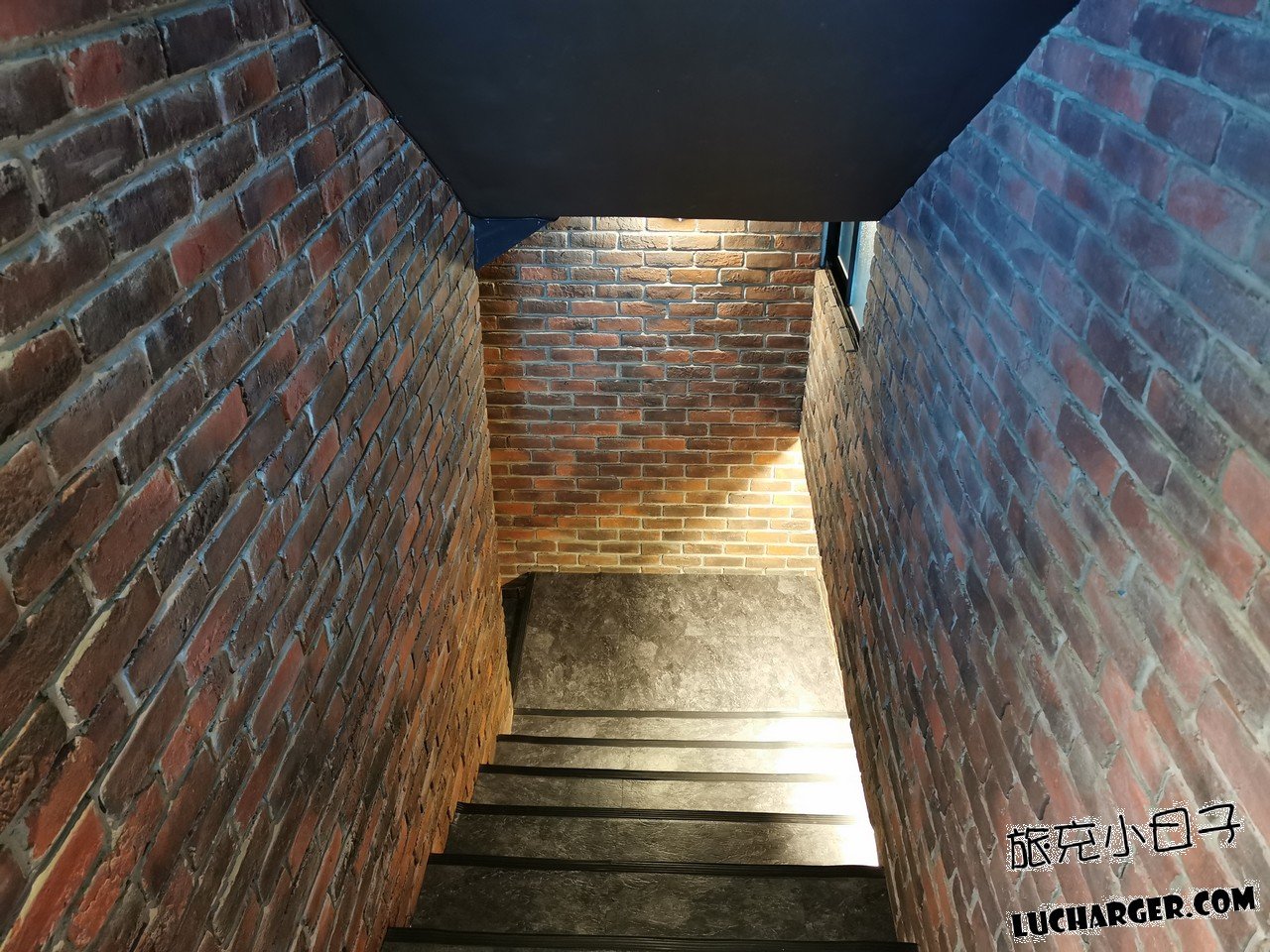 旅人驛站鐵花文創二館地下室交誼廳入口