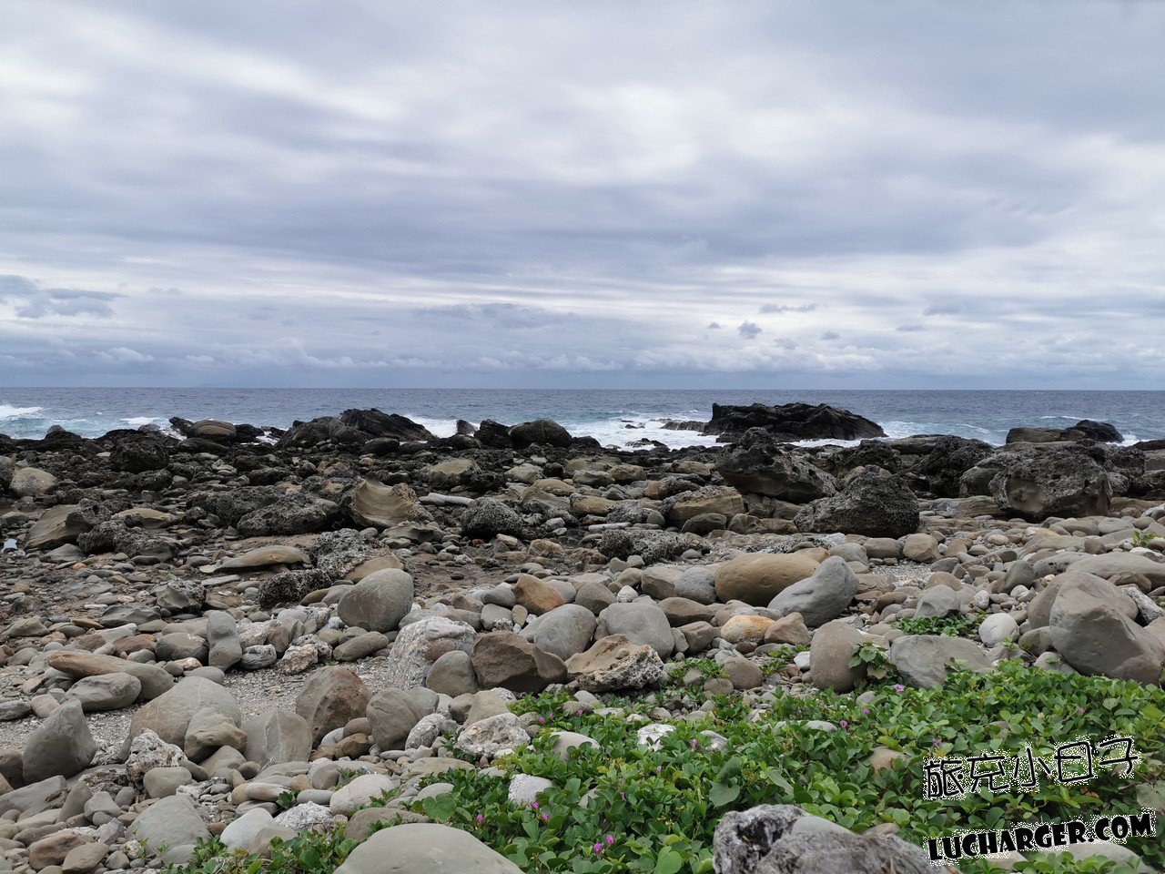 小野柳岩岸與海面光線變化