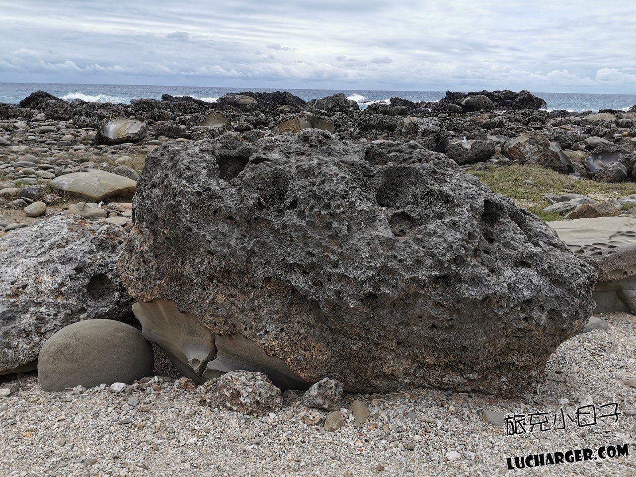小野柳海岸風浪與岩石景觀