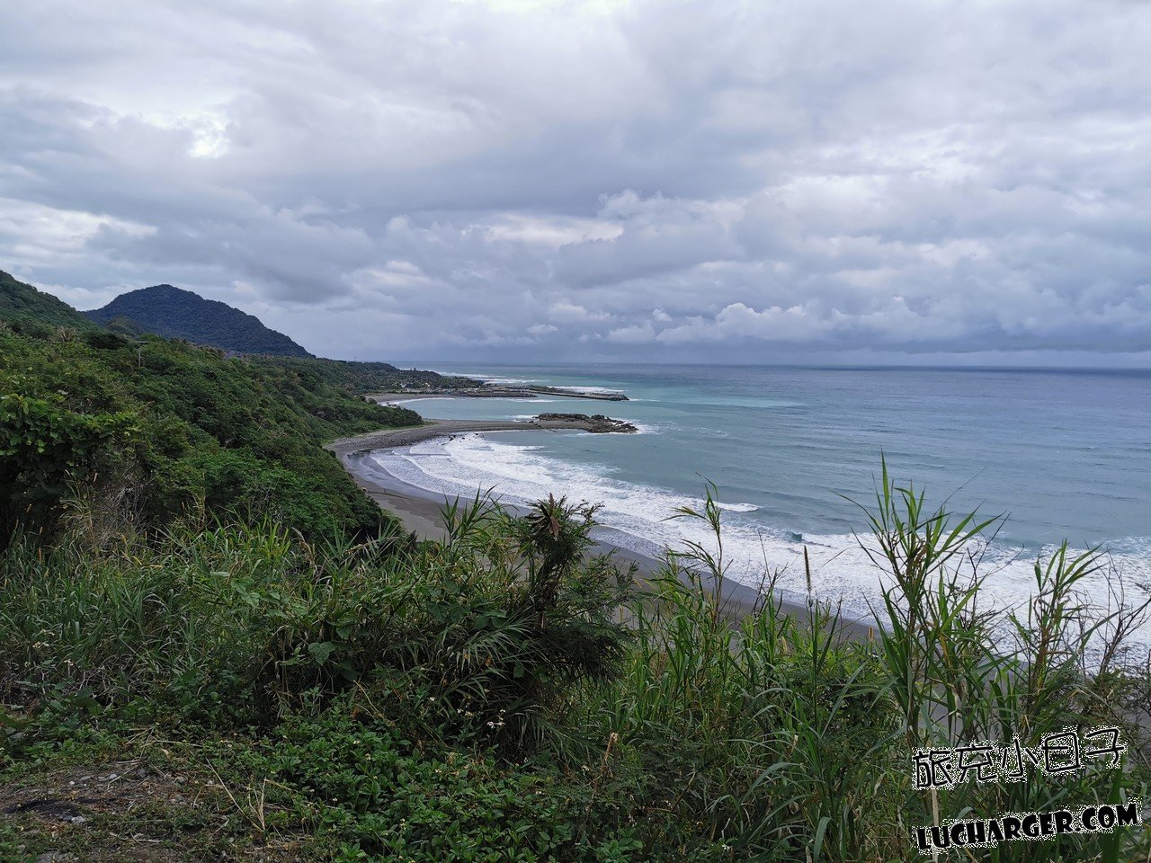 金樽遊憩區眺望台東東河海岸與金樽海灣