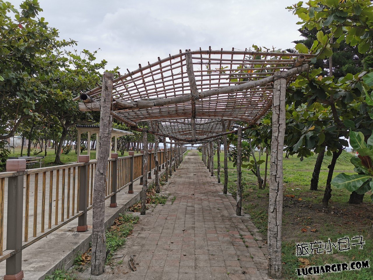南田海岸親水公園漂流木迴廊
