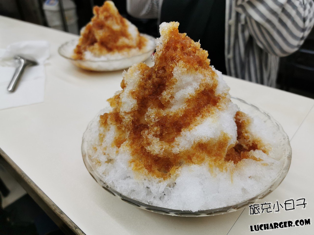 寶桑湯圓冰湯圓淋上糖漿