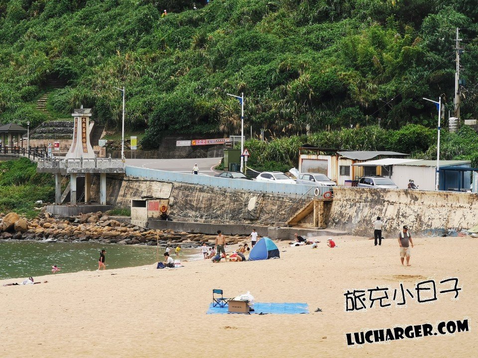 大武崙澳仔漁村入口標誌與海岸動線