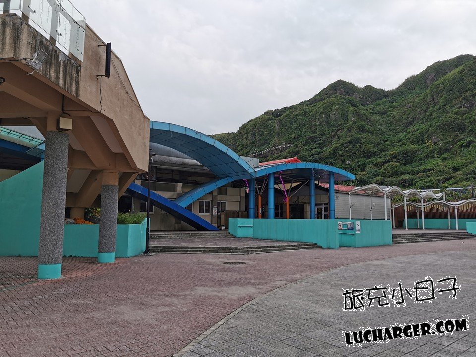 碧砂漁港漁市攤位與海味選購環境