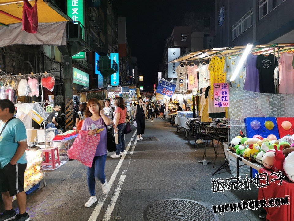 基隆廟口夜市攤位與街道動線