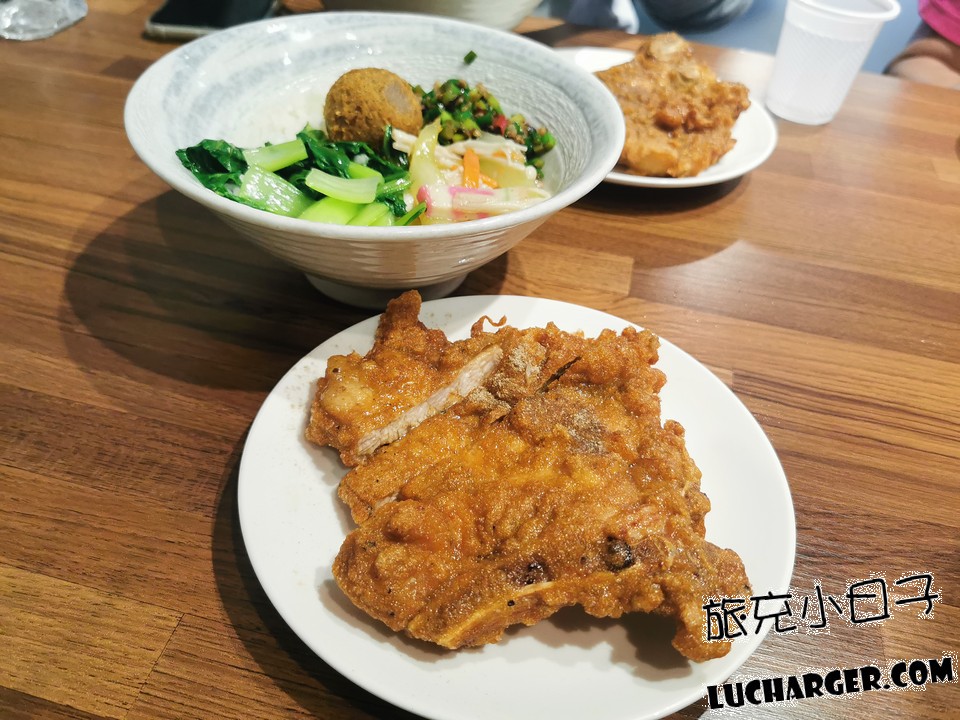 六石麵排骨與飯麵餐點