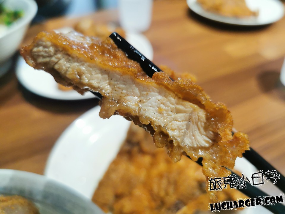 六石麵排骨切面特寫