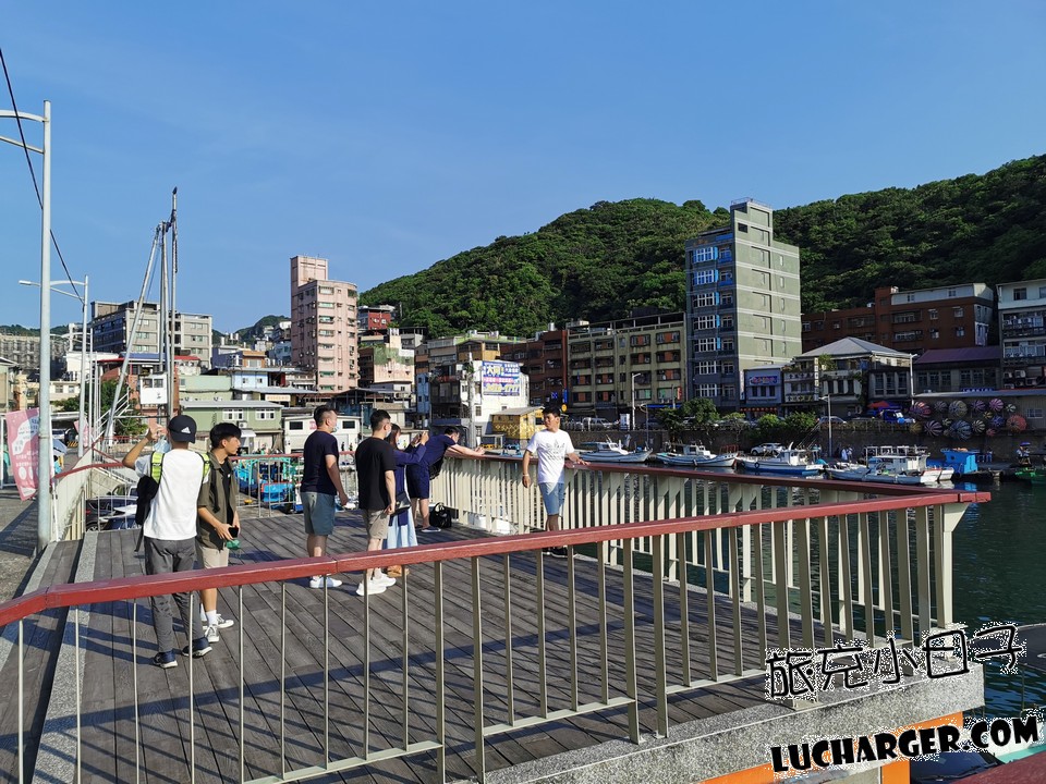正濱港口彩色屋彩色街屋與港邊散步拍照角度
