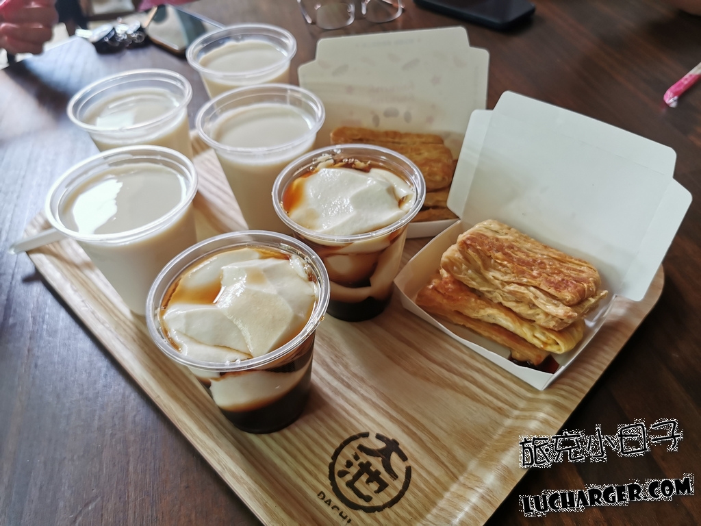 大池豆皮店豆花豆漿與豆包餐點組合