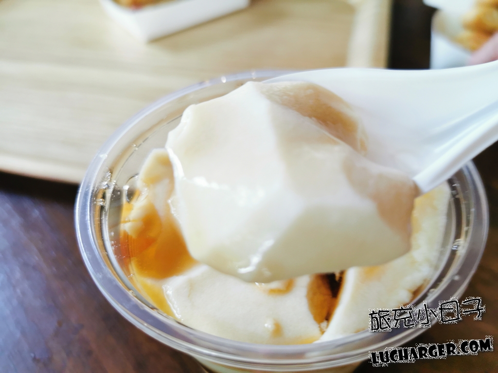 大池豆皮店豆花近拍