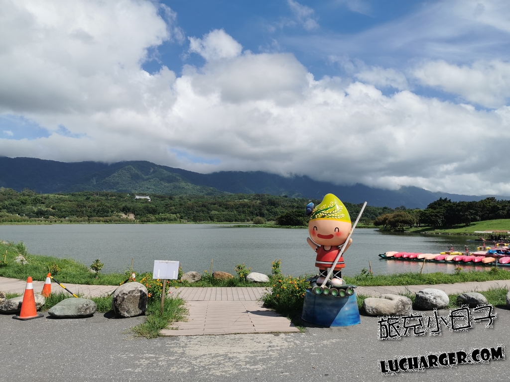 池上大坡池湖邊公仔與水上活動區